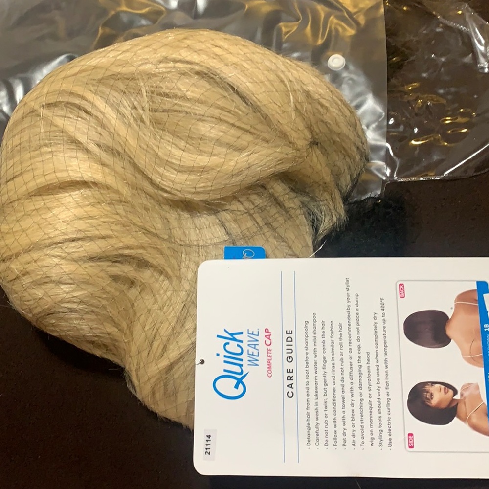 Blonde bob wig